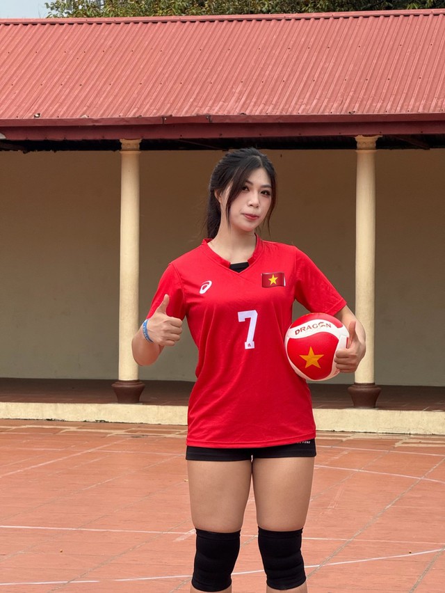 Trở lại sau thời gian vắng bóng, hot girl đô vật hóa "mỹ nữ váy xanh" ngọt lịm- Ảnh 2. Trở lại sau thời gian vắng bóng, hot girl đô vật hóa "mỹ nữ váy xanh" ngọt lịm- Ảnh 2.