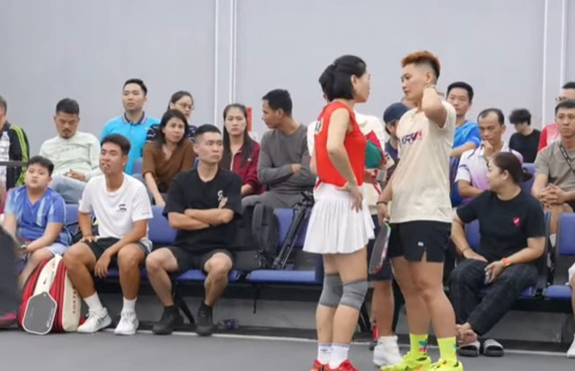 Lại drama Pickleball Việt: "Chị chị em em" nhường điểm cho nhau để loại Quang Dương- Ảnh 2. Lại drama Pickleball Việt: "Chị chị em em" nhường điểm cho nhau để loại Quang Dương- Ảnh 2.