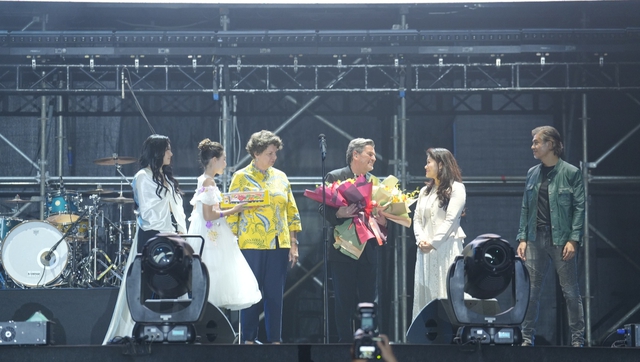 Emily Wagner 10 tuổi tỏa sáng trên cùng sân khấu với Thomas Anders - Modern Talking- Ảnh 5.