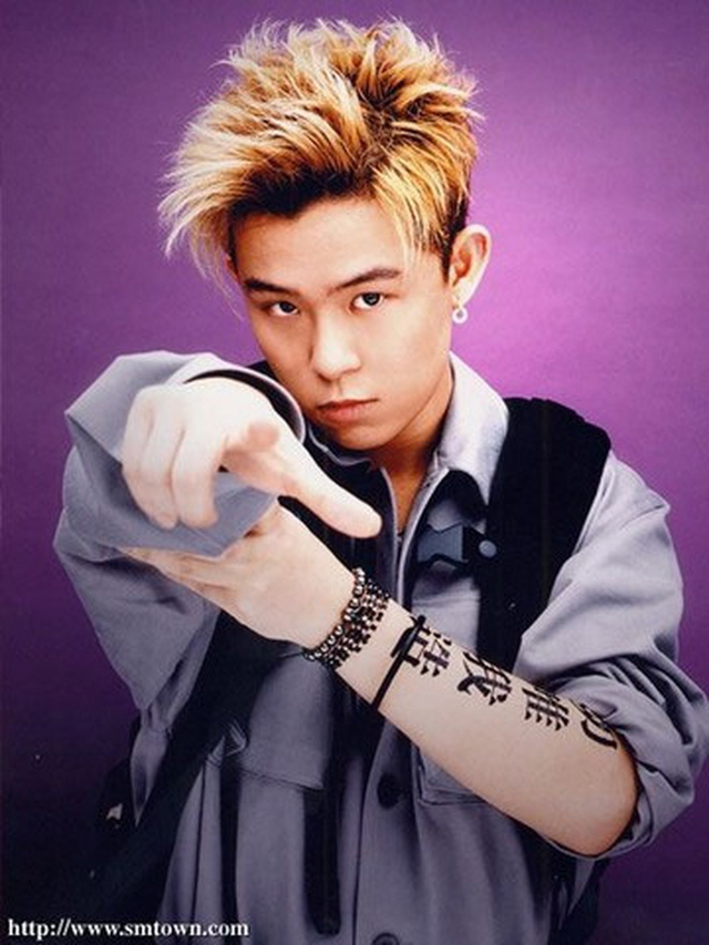 Cấm sóng nam ca sĩ 3 năm vì tội cờ bạc trái phép- Ảnh 1. Cấm sóng nam ca sĩ 3 năm vì tội cờ bạc trái phép- Ảnh 1.