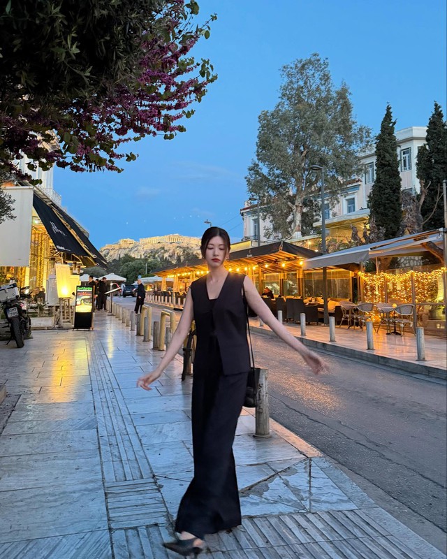 Nữ chính phim ngôn tình Hàn Quốc đang hot: Nhìn gu thời trang mà không ai nghĩ đã gần 40 tuổi- Ảnh 6.