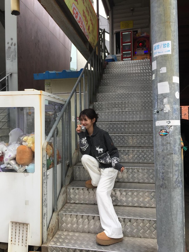 Nữ chính phim ngôn tình Hàn Quốc đang hot: Nhìn gu thời trang mà không ai nghĩ đã gần 40 tuổi- Ảnh 2.