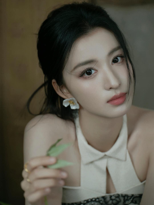 Mỹ nhân có nụ cười giả tạo nhất giới giải trí- Ảnh 7. Mỹ nhân có nụ cười giả tạo nhất giới giải trí- Ảnh 7.