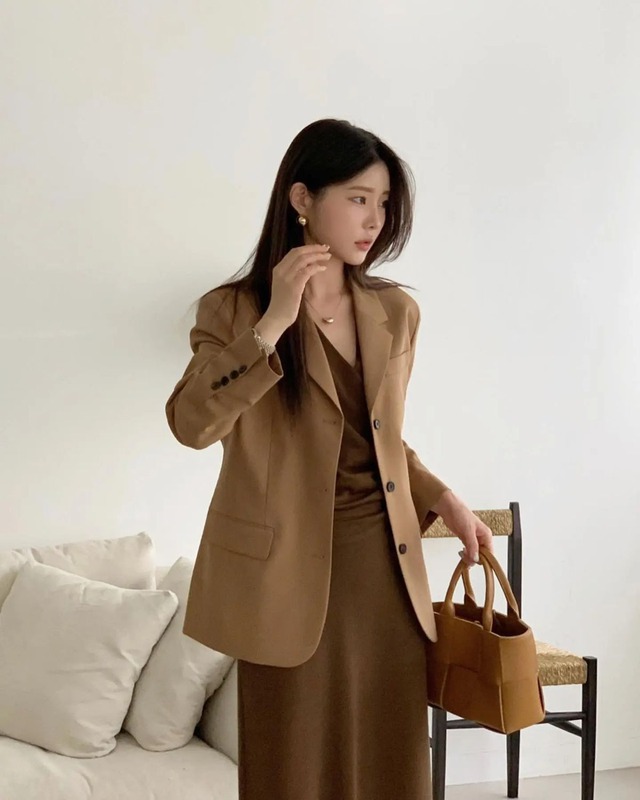 Kiểu áo Thu "đỉnh của đỉnh": Ai mặc cũng hợp, phối gì cũng sang, tôn dáng mọi thế kỷ!- Ảnh 8.