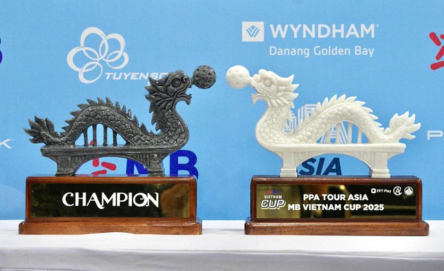 Chiêm ngưỡng cúp Rồng vô địch của PPA Tour Asia Vietnam Cup 2025: Độc đáo, nhìn là nhớ ngay đến Đà Nẵng- Ảnh 1.