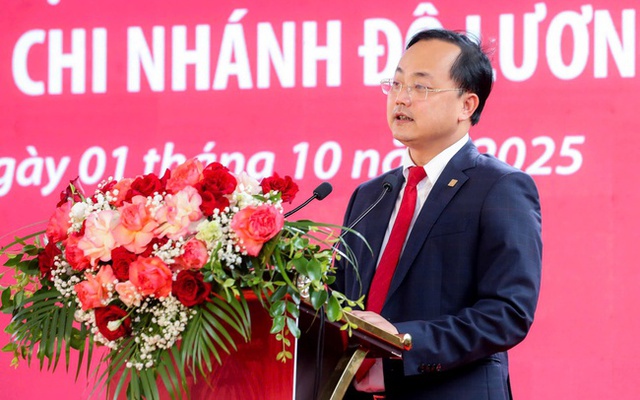 Agribank đẩy mạnh sắp xếp tổ chức mạng lưới theo hướng tăng cường phát triển "tam nông"- Ảnh 1.