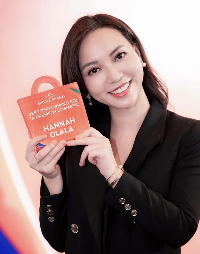 Toàn cảnh vụ bông tẩy trang có dòi mua trên livestream Hannah Olala- Ảnh 3. Toàn cảnh vụ bông tẩy trang có dòi mua trên livestream Hannah Olala- Ảnh 3.