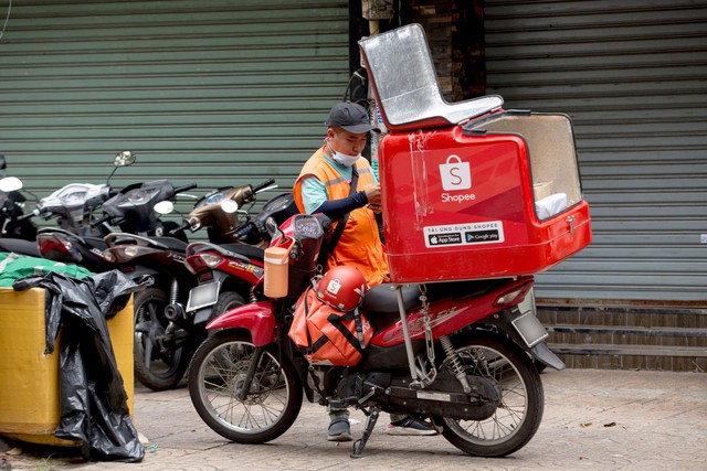 Người Việt ghiền mua hàng online, "đốt" hơn 1.100 tỷ đồng mỗi ngày để "chốt đơn"- Ảnh 2. Người Việt ghiền mua hàng online, "đốt" hơn 1.100 tỷ đồng mỗi ngày để "chốt đơn"- Ảnh 2.