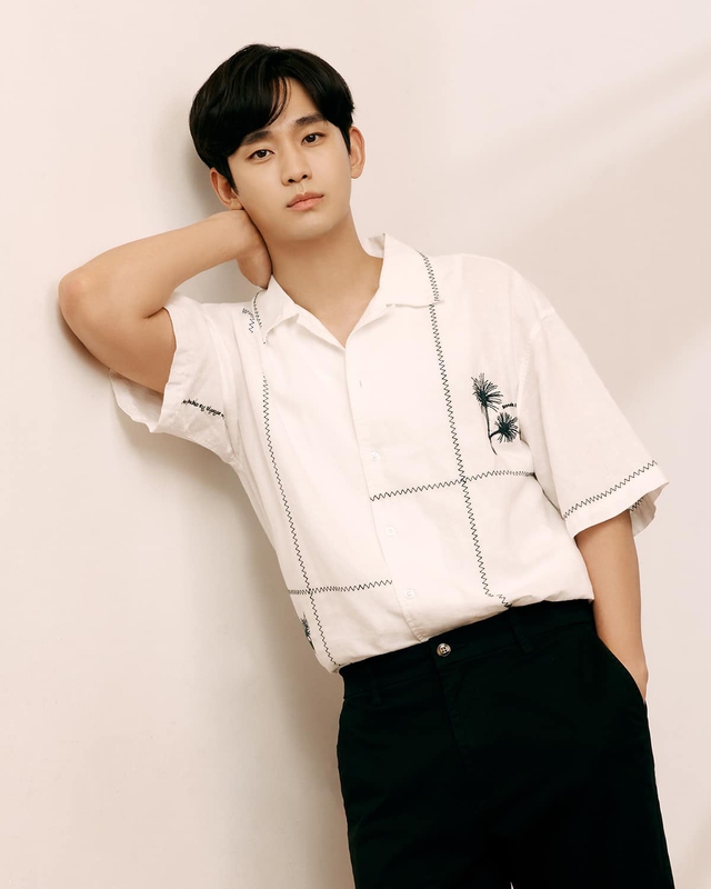 Động thái khác thường của Kim Soo Hyun khiến 120 triệu người dậy sóng- Ảnh 2. Động thái khác thường của Kim Soo Hyun khiến 120 triệu người dậy sóng- Ảnh 2.