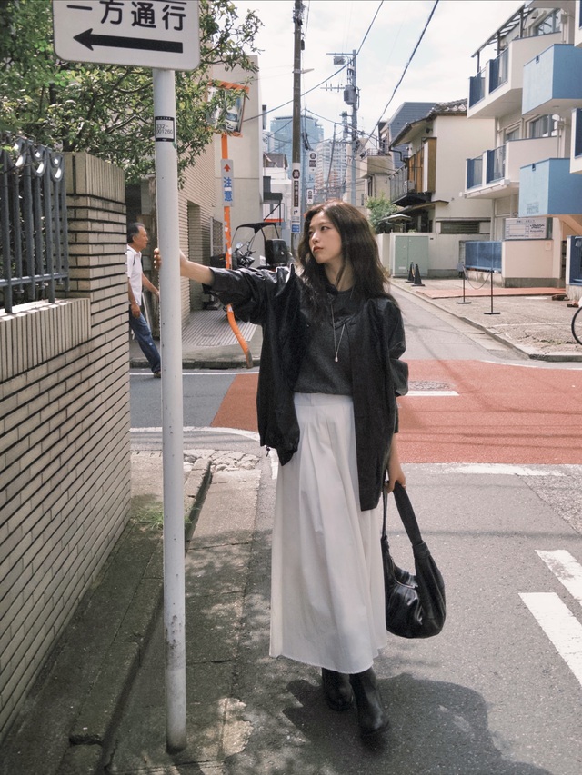 Mặc đẹp mỗi ngày với 10 set đồ màu trung tính- Ảnh 3. Mặc đẹp mỗi ngày với 10 set đồ màu trung tính- Ảnh 3.