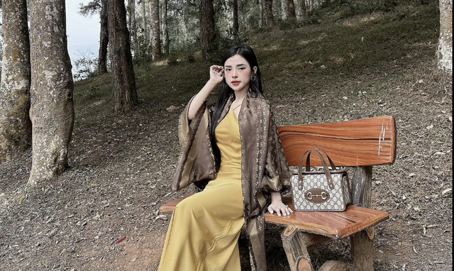 Vợ Huấn Hoa Hồng là ai?- Ảnh 1. Vợ Huấn Hoa Hồng là ai?- Ảnh 1.