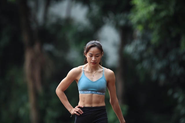 Hotgirl điền kinh khoe cơ bụng 6 múi, “mướt mồ hôi” trên đường đua SEA Games 33- Ảnh 8.