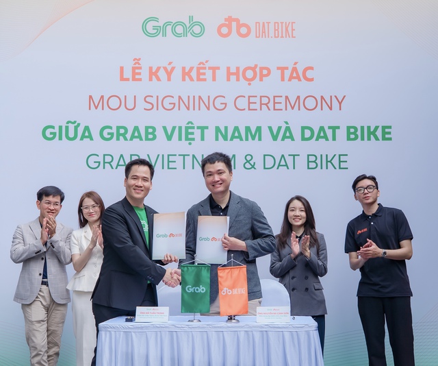 Grab Việt Nam và Dat Bike hợp tác hỗ trợ tài xế công nghệ chuyển đổi xanh- Ảnh 1. Grab Việt Nam và Dat Bike hợp tác hỗ trợ tài xế công nghệ chuyển đổi xanh- Ảnh 1.