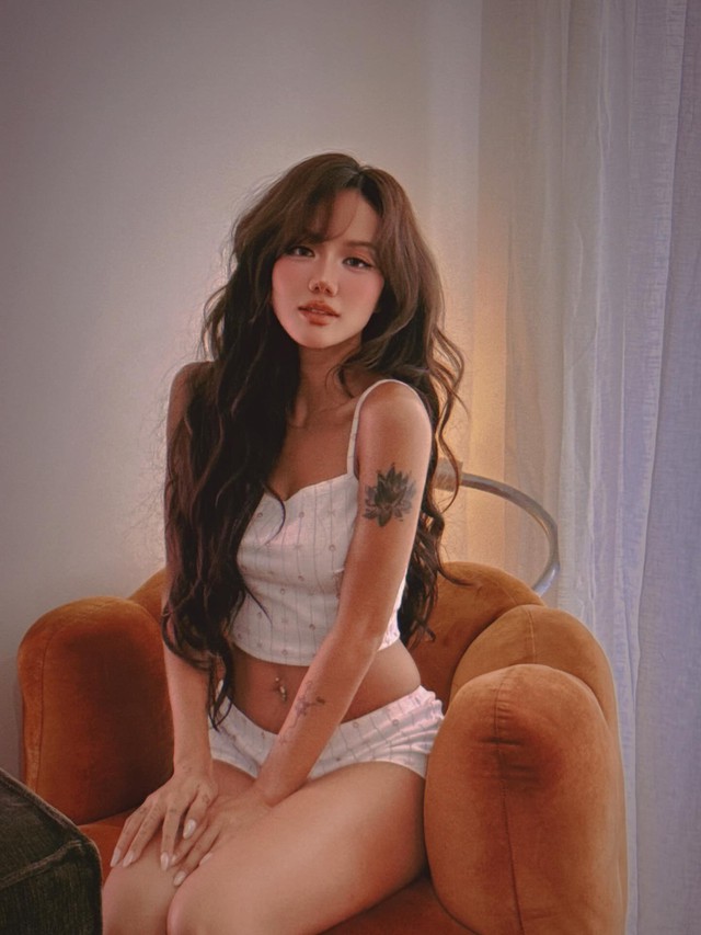 Phương Ly chơi Halloween sớm nhất Vbiz: Cosplay kiểu này xem xong chỉ sợ trúng tiếng yêu- Ảnh 4. Phương Ly chơi Halloween sớm nhất Vbiz: Cosplay kiểu này xem xong chỉ sợ trúng tiếng yêu- Ảnh 4.