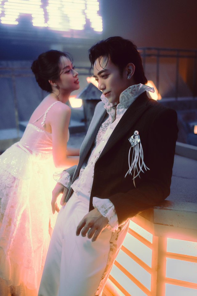 SOOBIN đã có bạn gái, liên tục thả tim ảnh rất tình cảm?- Ảnh 12. SOOBIN đã có bạn gái, liên tục thả tim ảnh rất tình cảm?- Ảnh 12.