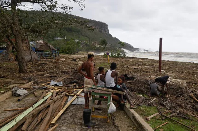 Siêu bão Melissa biến 1 quốc gia thành "bãi chiến trường", số người tử vong tăng mạnh- Ảnh 1. Siêu bão Melissa biến 1 quốc gia thành "bãi chiến trường", số người tử vong tăng mạnh- Ảnh 1.