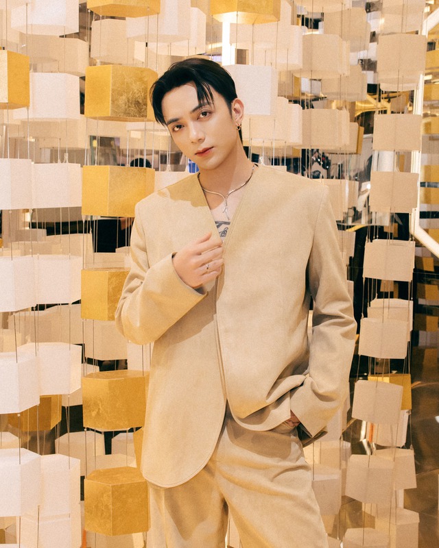 SOOBIN đã có bạn gái, liên tục thả tim ảnh rất tình cảm?- Ảnh 9. SOOBIN đã có bạn gái, liên tục thả tim ảnh rất tình cảm?- Ảnh 9.