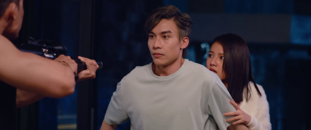 Bịt Mắt Bắt Nai: Đạo diễn bịt mắt làm phim, khán giả bịt mắt bỏ chạy- Ảnh 3.