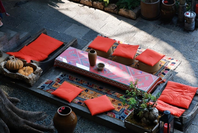 Nữ nghệ sĩ 30 năm không ăn cơm sở hữu biệt thự "cung trăng - mặt trời" đẹp nhất thế gian- Ảnh 17. Nữ nghệ sĩ 30 năm không ăn cơm sở hữu biệt thự "cung trăng - mặt trời" đẹp nhất thế gian- Ảnh 17.