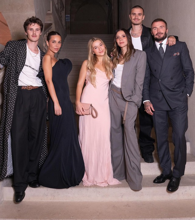 Đằng sau show diễn hào nhoáng của Victoria là nỗi đau khó giấu của cả nhà Beckham- Ảnh 1.