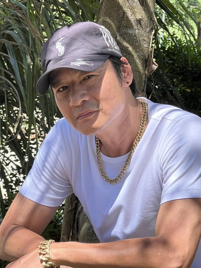 Nam diễn viên Việt đi xuất khẩu lao động, bị trục xuất về nước vì ẩu đả, mẹ kế đánh bằng cuốc suýt chết- Ảnh 3.