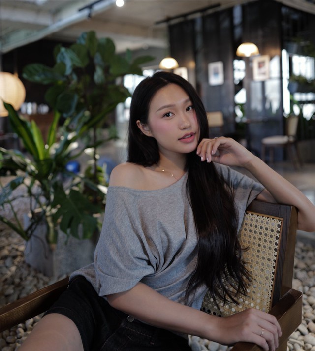 Doãn Hải My - vợ Văn Hậu xinh quá, nhìn sang "mẹ ngoại" U50 thì biết gen đỉnh cỡ nào- Ảnh 3.