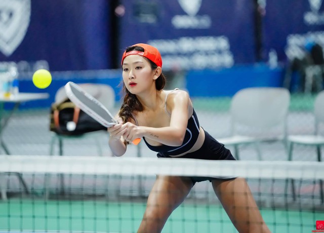 Phiên bản hot girl pickleball năng động và cá tính Phiên bản hot girl pickleball năng động và cá tính