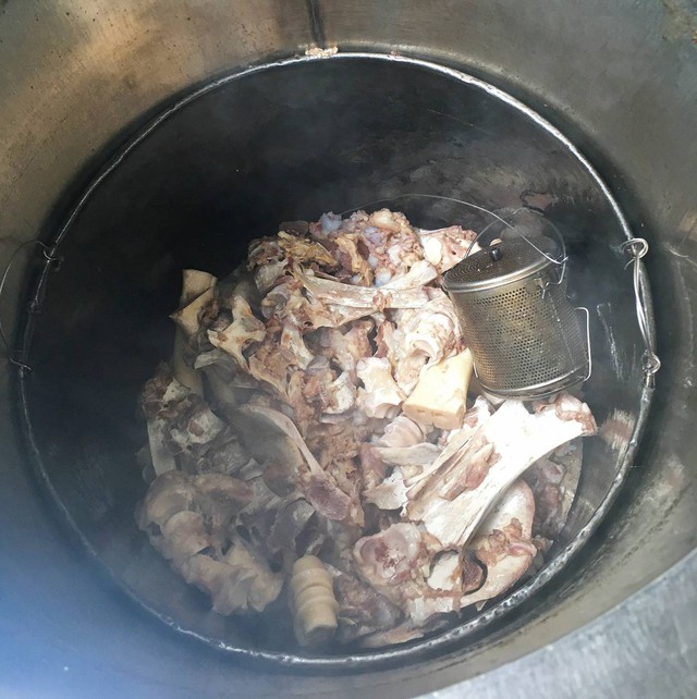 Món ăn Việt có tên nghe hết hồn, được xem như "tinh hoa ẩm thực" nhưng ngay cả người Việt cũng chưa chắc biết đến- Ảnh 1.