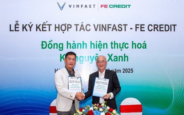 FE CREDIT hợp tác VinFast mang đến “combo” mua xe máy điện trả trước chỉ từ “0 đồng”- Ảnh 1.