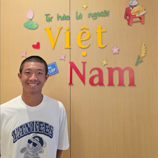 Quang Dương đấu giá vợt pickleball được 200 triệu ủng hộ bà con Cao Bằng, nâng tổng số tiền quyên góp lên 400 triệu- Ảnh 4.