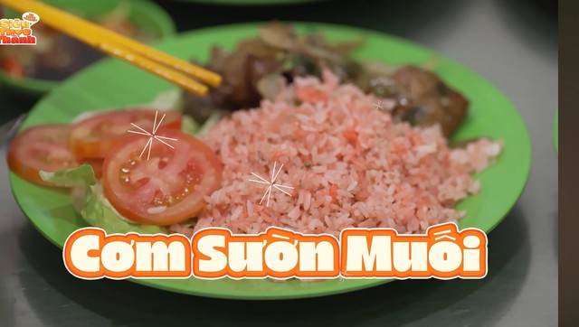 Trấn Thành dẫn 2 gái xinh đi án hủ tiếu xào tại quán cơm có tên nghe rùng rợn- Ảnh 6.