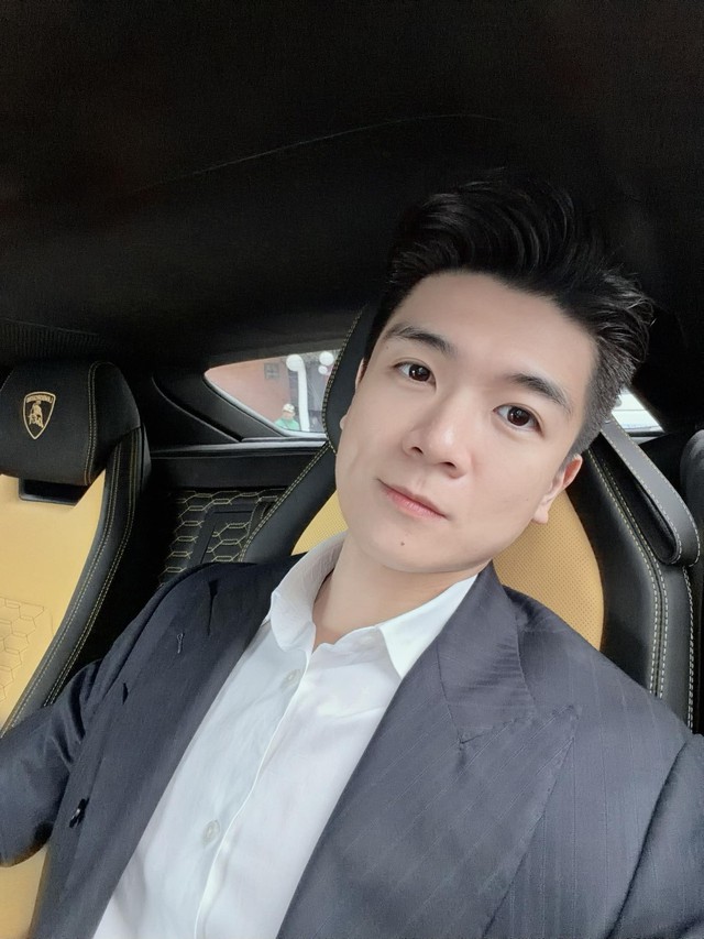 Phó tổng nghìn tỷ nhà bầu Hiển lộ quá khứ "bad boy"- Ảnh 2. Phó tổng nghìn tỷ nhà bầu Hiển lộ quá khứ "bad boy"- Ảnh 2.