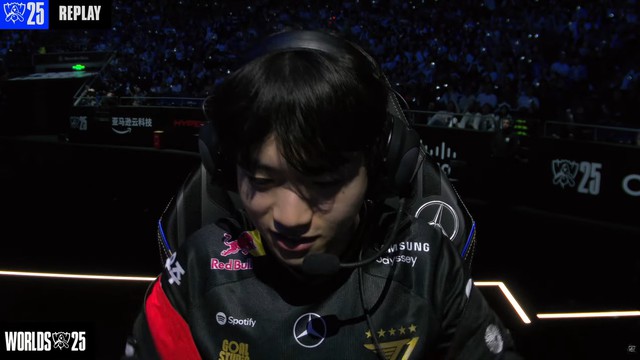 Khoảnh khắc khiến fan T1 biết họ chắc chắn thắng rồi- Ảnh 2. Khoảnh khắc khiến fan T1 biết họ chắc chắn thắng rồi- Ảnh 2.