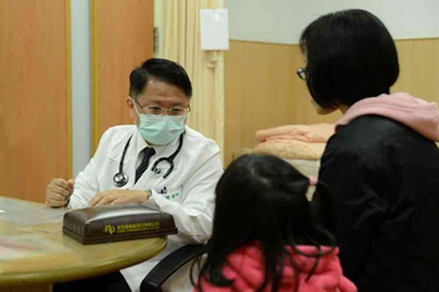 Bé gái 9 tuổi đã 2 lần hành kinh, dậy thì sớm vì thói quen của nhiều cha mẹ- Ảnh 1.