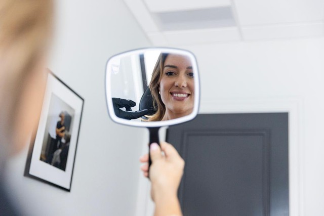 Quá sợ tuổi già, ngày càng nhiều cô gái U30 làm các loại phẫu thuật thẩm mỹ trước đây chỉ dành cho U60- Ảnh 13. Quá sợ tuổi già, ngày càng nhiều cô gái U30 làm các loại phẫu thuật thẩm mỹ trước đây chỉ dành cho U60- Ảnh 13.