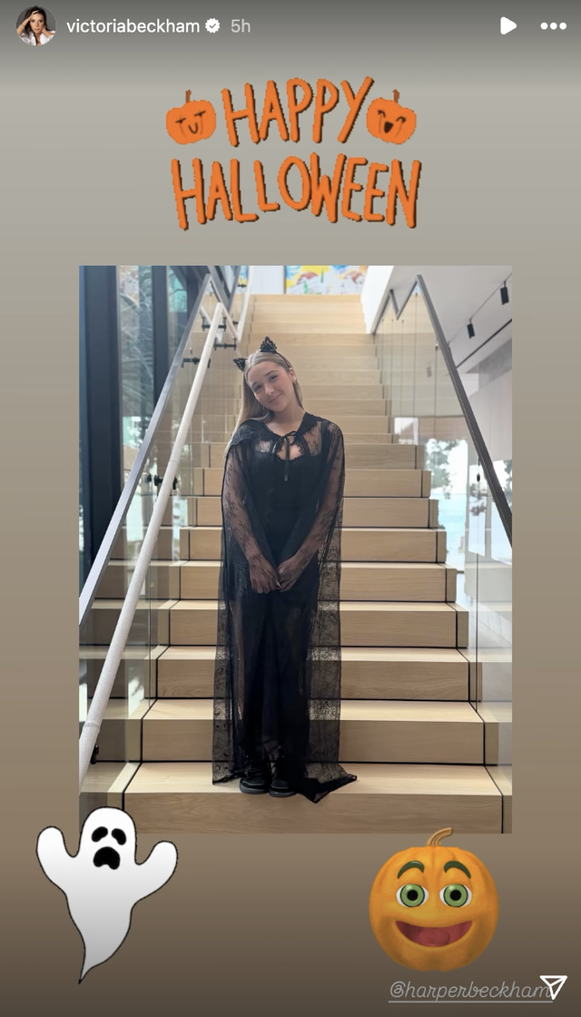 Tiểu thư Harper Beckham diện đồ sexy, khoe vóc dáng phổng phao tuổi dậy thì, xinh đẹp vạn người mê- Ảnh 1.