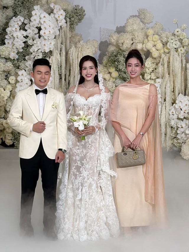 Bức ảnh gây tranh cãi của Lương Thùy Linh tại đám cưới Đỗ Hà- Ảnh 1.