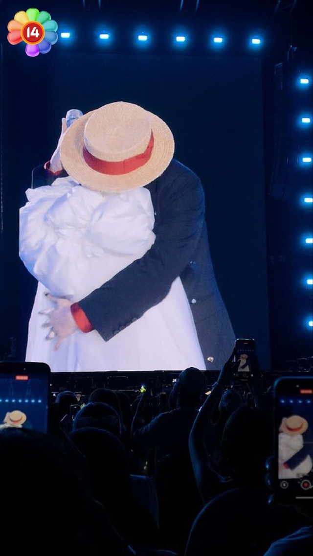 Điều gì khiến G-DRAGON gục người nức nở trên sân khấu concert Hà Nội?- Ảnh 2.