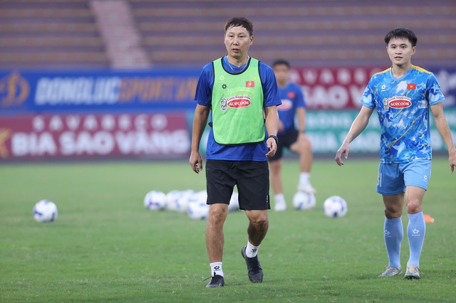 Visual sáng bừng của Khổng Minh Gia Bảo ở đội tuyển Việt Nam- Ảnh 4.