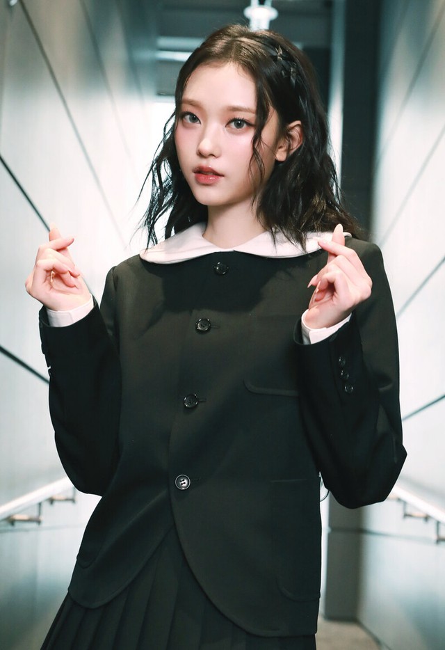 NewJeans lại tự biến mình thành trò hề- Ảnh 2.