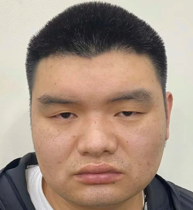 Xuất hiện chiêu trò lừa đảo cực tinh vi, chiếm đoạt tài khoản ngân hàng ngay giữa trung tâm thương mại- Ảnh 1. Xuất hiện chiêu trò lừa đảo cực tinh vi, chiếm đoạt tài khoản ngân hàng ngay giữa trung tâm thương mại- Ảnh 1.