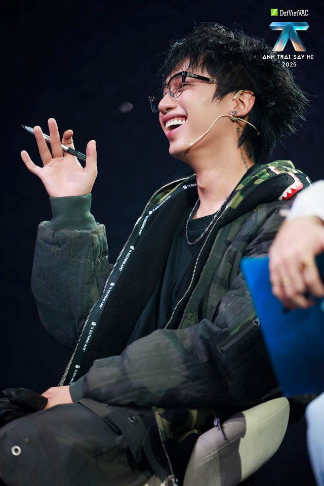 Xin 1 xuất Anh Trai mùa 3 cho giám khảo dance battle này: Người đâu mà đẹp trai thế, profile thì quá xịn!- Ảnh 3.