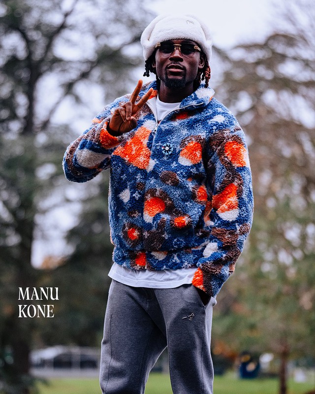 Tuyển Pháp hội quân mà ngỡ "Paris Fashion Week" khiến fan mắt tròn mắt dẹt, nhìn Kante choáng nhất!- Ảnh 12. Tuyển Pháp hội quân mà ngỡ "Paris Fashion Week" khiến fan mắt tròn mắt dẹt, nhìn Kante choáng nhất!- Ảnh 12.