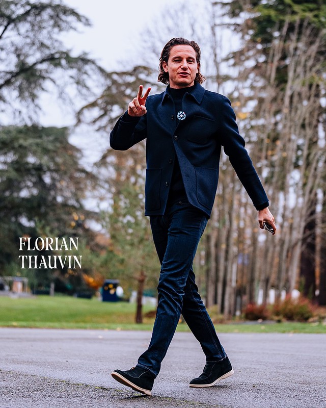 Tuyển Pháp hội quân mà ngỡ "Paris Fashion Week" khiến fan mắt tròn mắt dẹt, nhìn Kante choáng nhất!- Ảnh 5. Tuyển Pháp hội quân mà ngỡ "Paris Fashion Week" khiến fan mắt tròn mắt dẹt, nhìn Kante choáng nhất!- Ảnh 5.