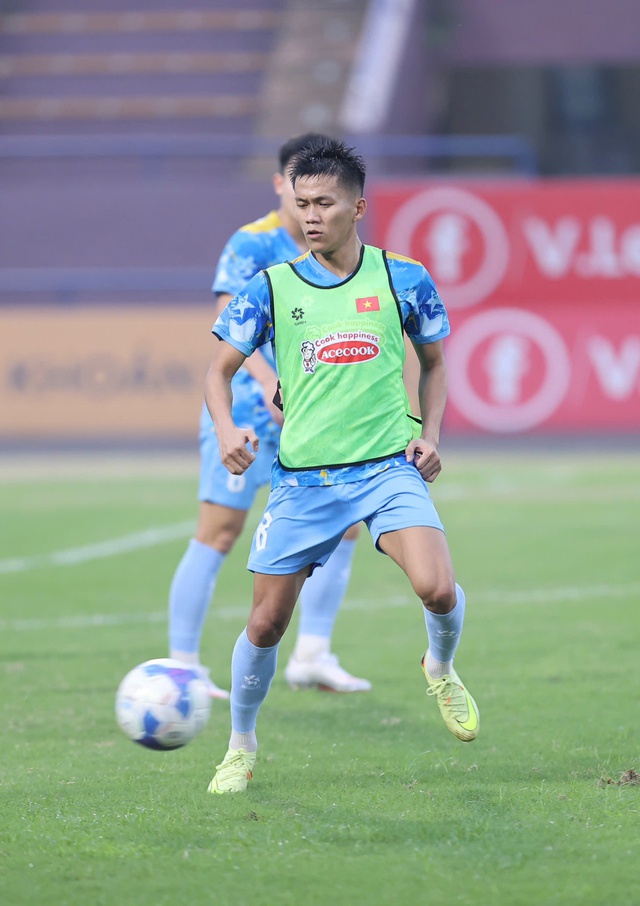 Visual sáng bừng của Khổng Minh Gia Bảo ở đội tuyển Việt Nam- Ảnh 13.