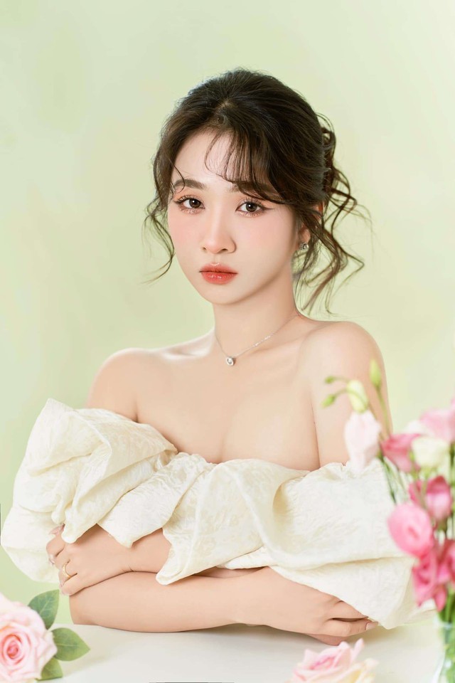 Nữ streamer xinh đẹp gây sốt khi chụp ảnh cùng huyền thoại Kaka- Ảnh 5.