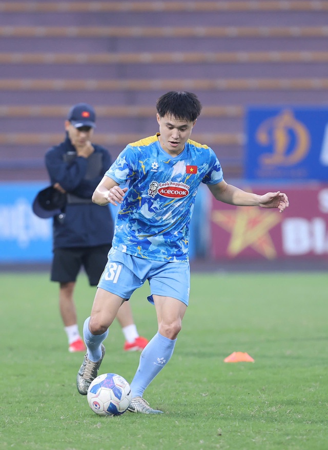 Visual sáng bừng của Khổng Minh Gia Bảo ở đội tuyển Việt Nam- Ảnh 2.