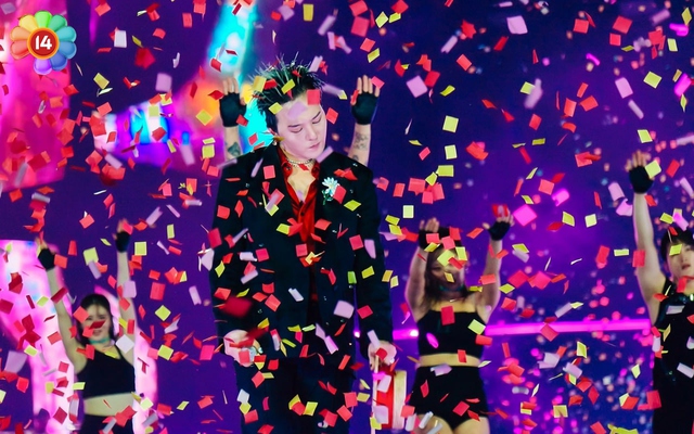 100 nghìn người đến concert G-DRAGON tại Hà Nội: Show quốc tế có lượng khán giả lớn nhất Việt Nam- Ảnh 3. 100 nghìn người đến concert G-DRAGON tại Hà Nội: Show quốc tế có lượng khán giả lớn nhất Việt Nam- Ảnh 3.