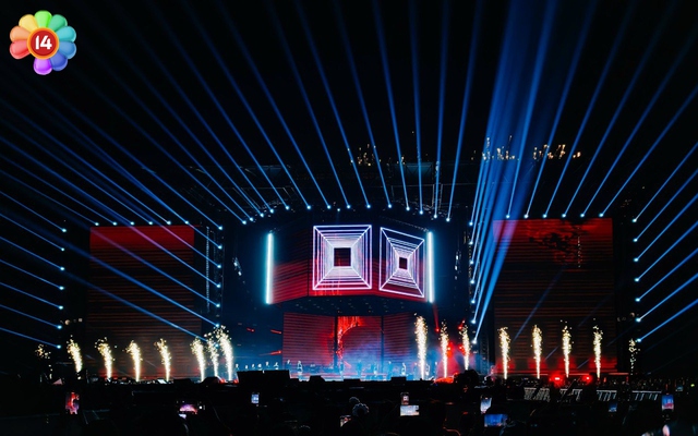 100 nghìn người đến concert G-DRAGON tại Hà Nội: Show quốc tế có lượng khán giả lớn nhất Việt Nam- Ảnh 8. 100 nghìn người đến concert G-DRAGON tại Hà Nội: Show quốc tế có lượng khán giả lớn nhất Việt Nam- Ảnh 8.