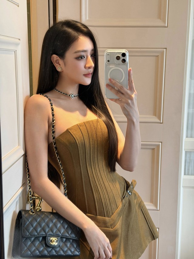 Danh tính cô gái vừa bước ra sân pickleball: Nhan sắc hút hồn, đẹp không góc chết- Ảnh 8. Danh tính cô gái vừa bước ra sân pickleball: Nhan sắc hút hồn, đẹp không góc chết- Ảnh 8.